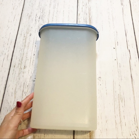Tupperware vintage food storage container cereal, dry goods kitchenware sheer - Picture 6 of 7